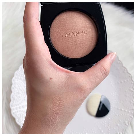 chanel poudre lumiere review|CHANEL Poudre Lumiere Highlighting Powder .